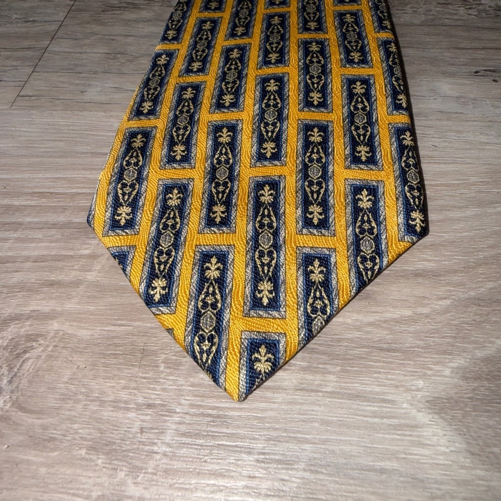 Geoffrey Beene Neck Tie 100% Imported Silk Fathers Day -57 Yellow Blue Geometric